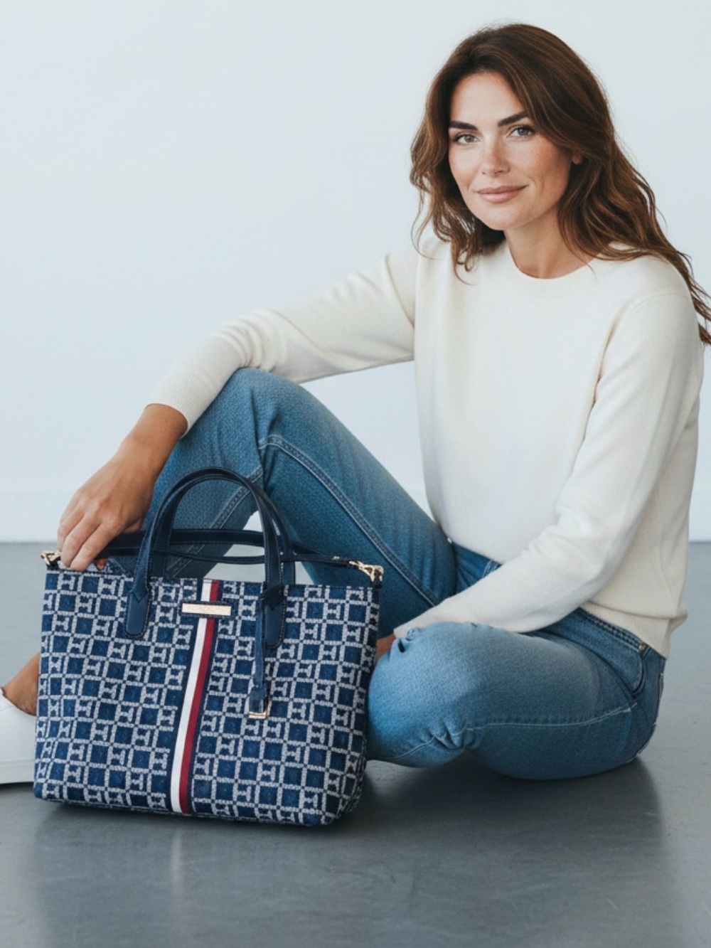 Tommy Hilfiger Monogram Zip Tote Shoulder Bag Logo Navy/White